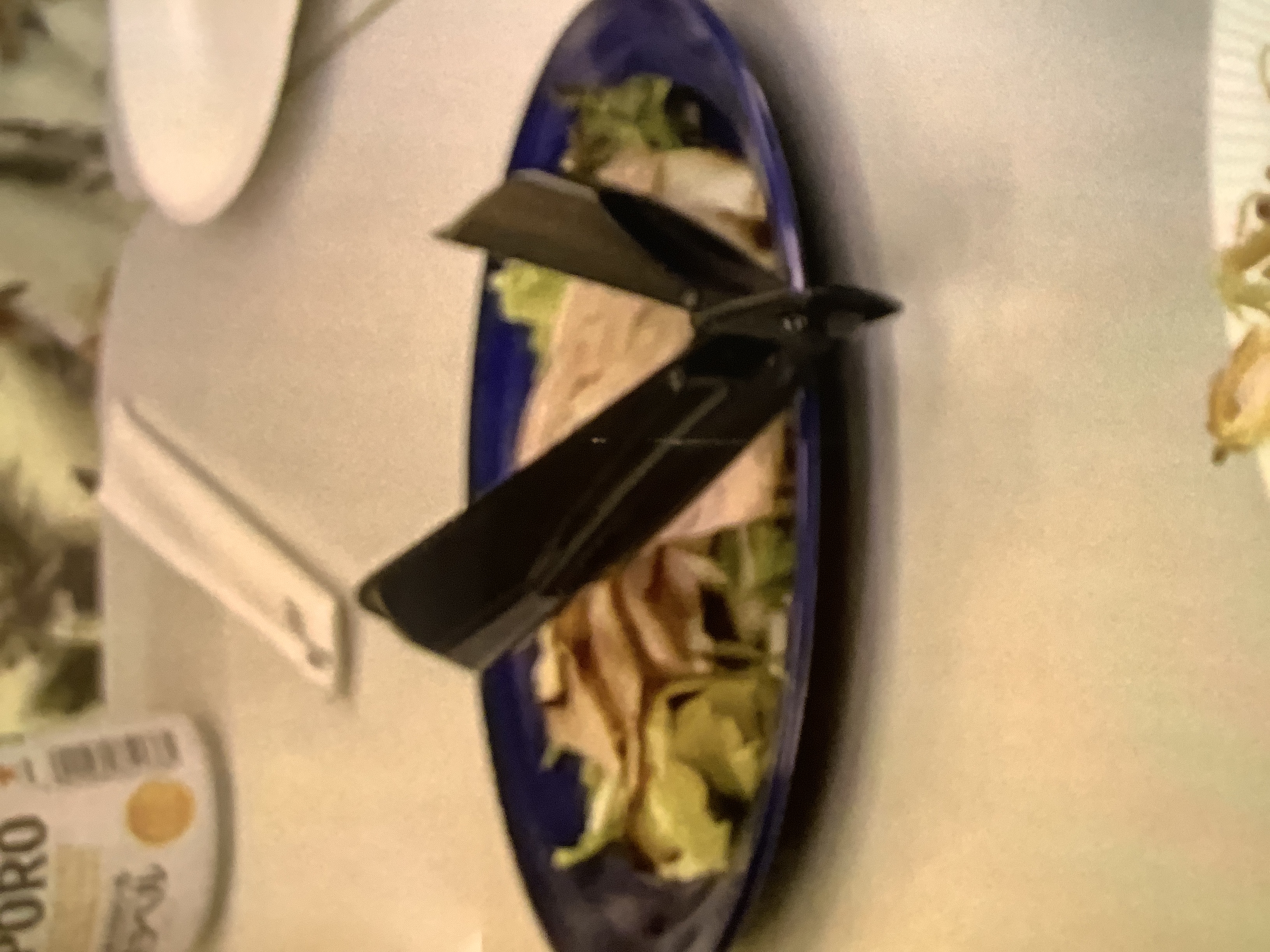 大皿料理はトング付き